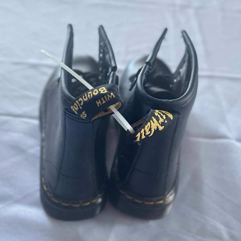 Kids Dr Marten Boots - Picture 2 of 3